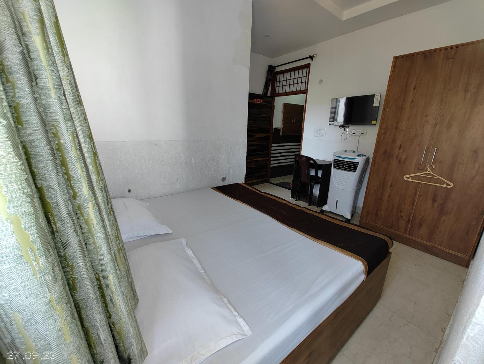 Hotel Yolo- Chandīgarh Εξωτερικό φωτογραφία
