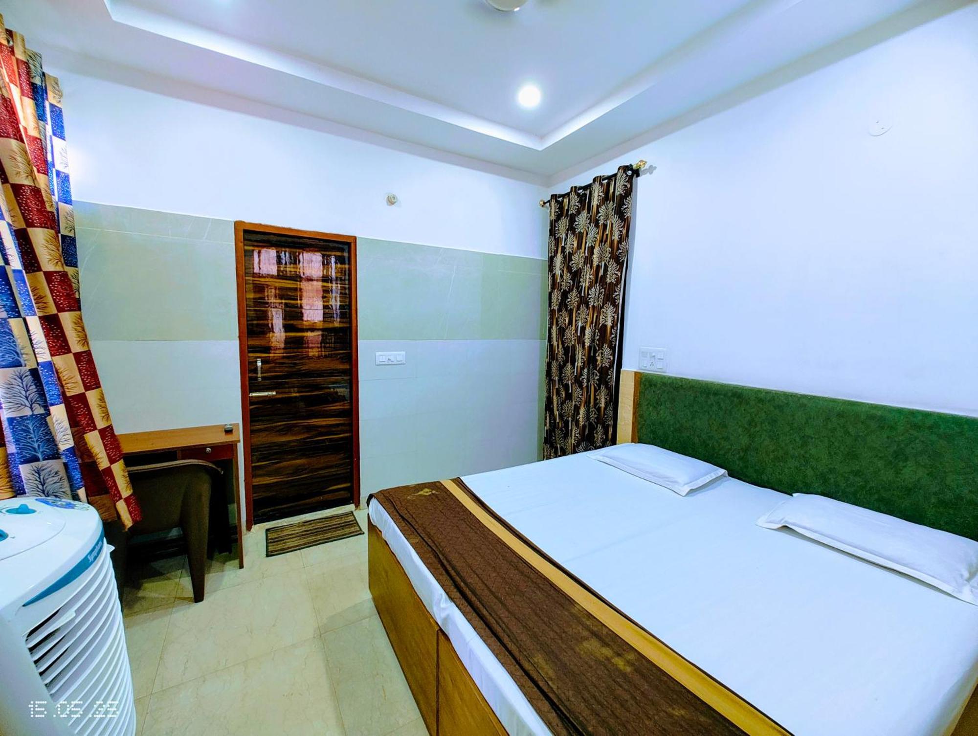 Hotel Yolo- Chandīgarh Εξωτερικό φωτογραφία
